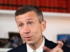 I democratici chiedono le dimissioni del presidente del DNC in seguito alla pubblicazione dell’autopsia elettorale del 2024