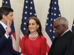 Kevin Warsh ha prestato giuramento come presidente della Federal Reserve durante la cerimonia nella East Room