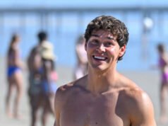 “Baywatch” riavvia la madre e la sorella della star indagate per scandali di cattiva condotta sessuale di insegnanti separati