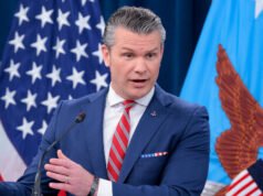 Hegseth invita la Corea del Sud ad aderire al Project Freedom dopo che una nave mercantile ha subito un’esplosione nello Stretto di Hormuz