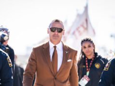 Steve Sarkisian del Texas sostiene che Ole Miss consegni i diplomi per “intrecciare cesti”