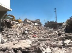 Gli attacchi israeliani contro un villaggio del Libano orientale uccidono almeno 12 persone
