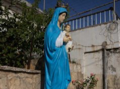 Israele conferma che sta indagando sulla foto che mostra un soldato che profana la statua della Vergine Maria in Libano