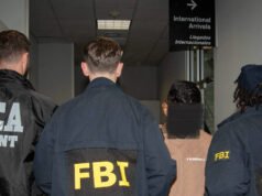 Il leader di alto rango della banda Tren De Aragua estradato dalla Colombia al Texas con l’accusa di terrorismo e droga