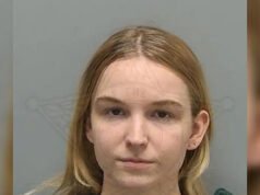 Una madre del Texas accusata di aver trovato 2 bambini annegati in una piscina con cocaina in circolo