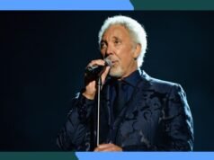 Tom Jones annuncia “Come Gather Round Tour”, due spettacoli a New York. Ottieni i biglietti