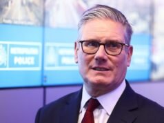 Aumenta la pressione sul primo ministro britannico Keir Starmer mentre i rivali si accendono