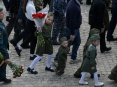 UE e Regno Unito sanzionano i russi per le deportazioni di bambini ucraini