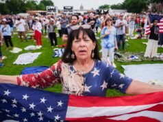 Trump organizza un raduno di preghiera per “ridedicare” gli Stati Uniti come “una nazione sotto Dio”