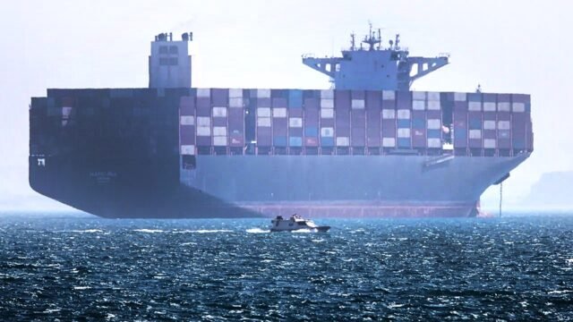 container-ship-strait-hormuz-iran-ap-fox-news-optimized.jpg