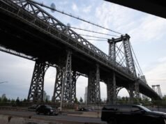 Ucciso un quattordicenne, un altro adolescente critico dopo un’acrobazia di surf nella metropolitana di Williamsburg Bridge