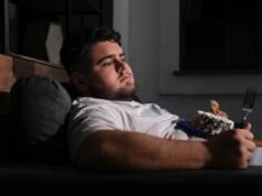 Cara Abby: voglio che mio figlio sia sano, ma mangia in modo eccessivo per far fronte alla depressione