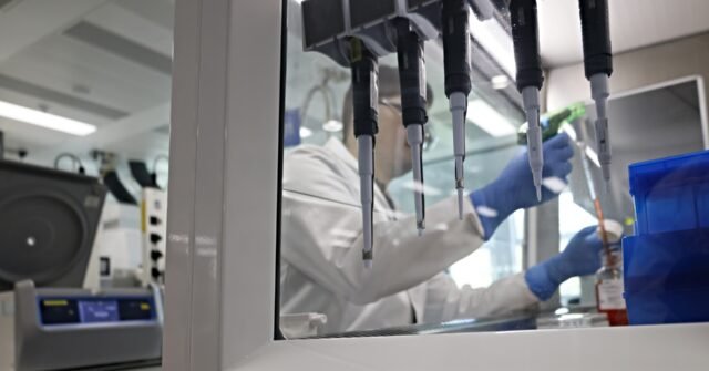 ebola-vaccine-640x335.jpg