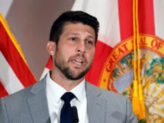 La Florida AG fa causa a Jacksonville per il presunto registro di armi da fuoco negli edifici cittadini