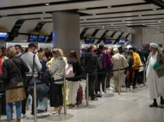 La migrazione netta verso il Regno Unito diminuisce di quasi il 50% a causa delle politiche più restrittive