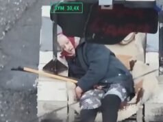 Un drone avvista la nonna in difficoltà in una zona di guerra. Segue un salvataggio straordinario