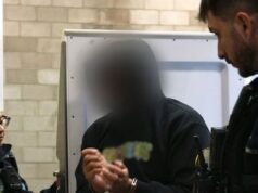 Insegnante accusata di adescamento di minore e possesso di materiale abusivo