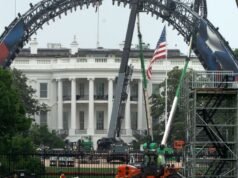 Biglietti gratuiti per i soldati per l’evento UFC di Trump, ma solo se sono abbastanza magri