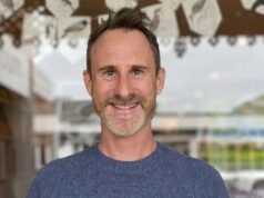 L’autore Craig Silvey ammette i crimini di sfruttamento minorile