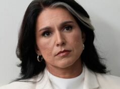 Tulsi Gabbard si dimette da direttore dell’intelligence nazionale, citando la salute del marito