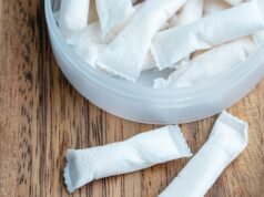 Gli esperti sanitari chiedono una regolamentazione più severa sulle buste di nicotina destinate ai giovani