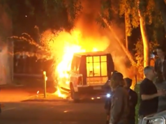 Donna accusata di aver dato fuoco ad un’auto della polizia durante la rivolta di Alice Springs
