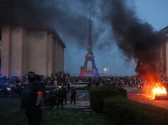 La Francia arresta centinaia di rivoltosi a livello nazionale mentre il PSG vince la Champions League