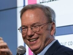 Laureati dell’Università dell’Arizona Boo, mega-donatore democratico ed ex capo di Google, commenti di Eric Schmidt sull’intelligenza artificiale