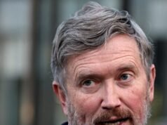 Thomas Massie, persecutore di ebrei caduto in disgrazia, umiliato per 10 punti di perdita