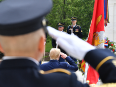 Un saluto non è un sostituto di un voto; I veterani meritano più del patriottismo dell’era Biden