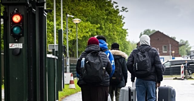 netherlands-migrants-640x335.jpg