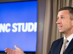 I membri del DNC cercano di escludere Ken Martin dalla presidenza