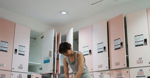 pexels-allan-mas-womens-locker-room-stock-photo-gym-640x335.jpg