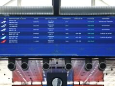 I voli commerciali dal principale aeroporto di Teheran riprendono in una cauta normalità