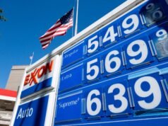 Trump dice che sospenderà la tassa sulla benzina a causa dell’impennata dei prezzi del carburante negli Stati Uniti