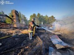 L’Ucraina colpisce gli impianti di gas distanti della Russia dopo che gli attacchi di Mosca hanno ucciso 6 persone