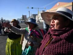 La Bolivia lancia una repressione mattutina sui posti di blocco fuori La Paz