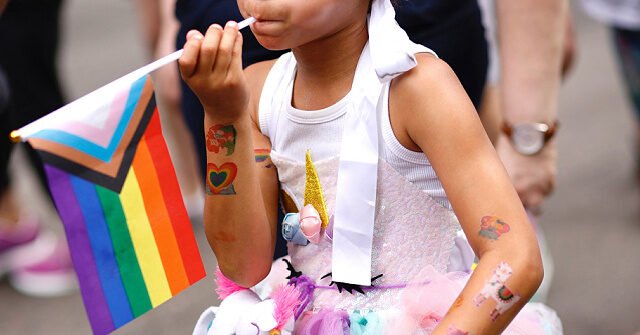 trans-lgbtq-pride-parade-flag-transgender-child-file-nyc-23-getty-640x335.jpg