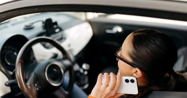 woman-uses-cellphone-in-car-640x335.jpg