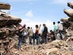 Padre e figlio salvati dopo quattro giorni sepolti sotto le macerie del terremoto in Venezuela