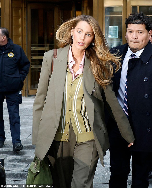 109008449-15864227-Blake_Lively_seen_leaving_a_Manhattan_courtroom_after_a_settleme-a-5_1780318016507.jpg