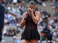 La numero 1 del mondo Aryna Sabalenka, 28 anni, dice che vuole LASCIARE il tennis dopo aver perso 10 partite di fila e aver lanciato una palla ai raccattapalle durante il crollo degli Open di Francia… scatenato dal VENTO!