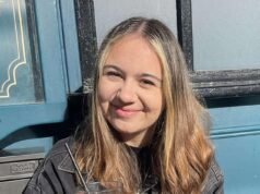 Studentessa, 22 anni, singhiozza mentre nega di essere “intontita” quando ha investito e ucciso un dog sitter su una strada “ben illuminata” ore dopo essere tornata a casa dalla Florida