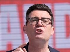 Andy Burnham accusato di attacco “agghiacciante” alla libertà di parola mentre i suoi vigili del fuoco vengono messi in guardia sul loro sostegno a Reform UK
