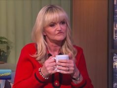 Danniella Westbrook, 52 anni, rivela che si sottoporrà ad altre sei procedure nell’arco di 18 mesi per riparare il suo viso dopo aver svelato i risultati di un intervento di chirurgia ricostruttiva “miracolosa”