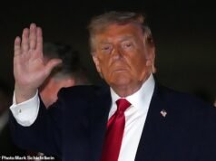 Trump COLPISCE l’Iran come rappresaglia per aver abbattuto un elicottero Apache sullo Stretto di Hormuz