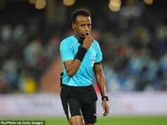 Cacciato! Il miglior arbitro africano ha negato l’ingresso negli Stati Uniti e poi è stato rimandato a casa in Somalia, nonostante avesse il “visto giusto”