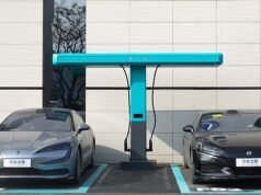 In Gran Bretagna arrivano le ricariche per veicoli elettrici in cinque minuti: BYD sta installando 300 stazioni ultraveloci in grado di ricaricare le auto elettriche nello stesso tempo necessario per riempire di carburante un’auto a benzina