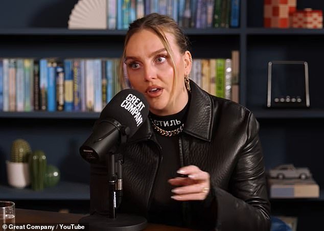109258185-15888751-Perrie_Edwards_has_revealed_she_has_cut_out_difficult_Jesy_Nelso-m-73_1781110496380.jpg