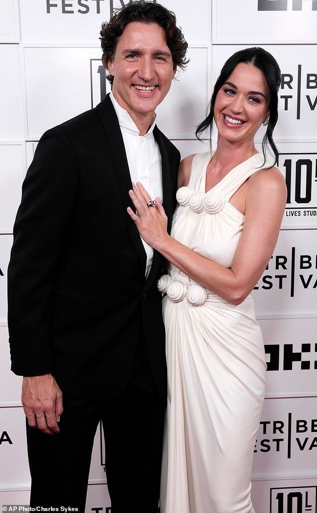 109285019-15892523-Katy_Perry_41_has_just_announced_that_Justin_Trudeau_54_is_the_l-a-205_1781197422936.jpg